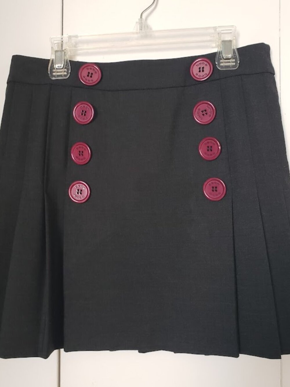 Bebe pleated A-line mini skirt high waist front buttons Dark Gray Y2K size 4